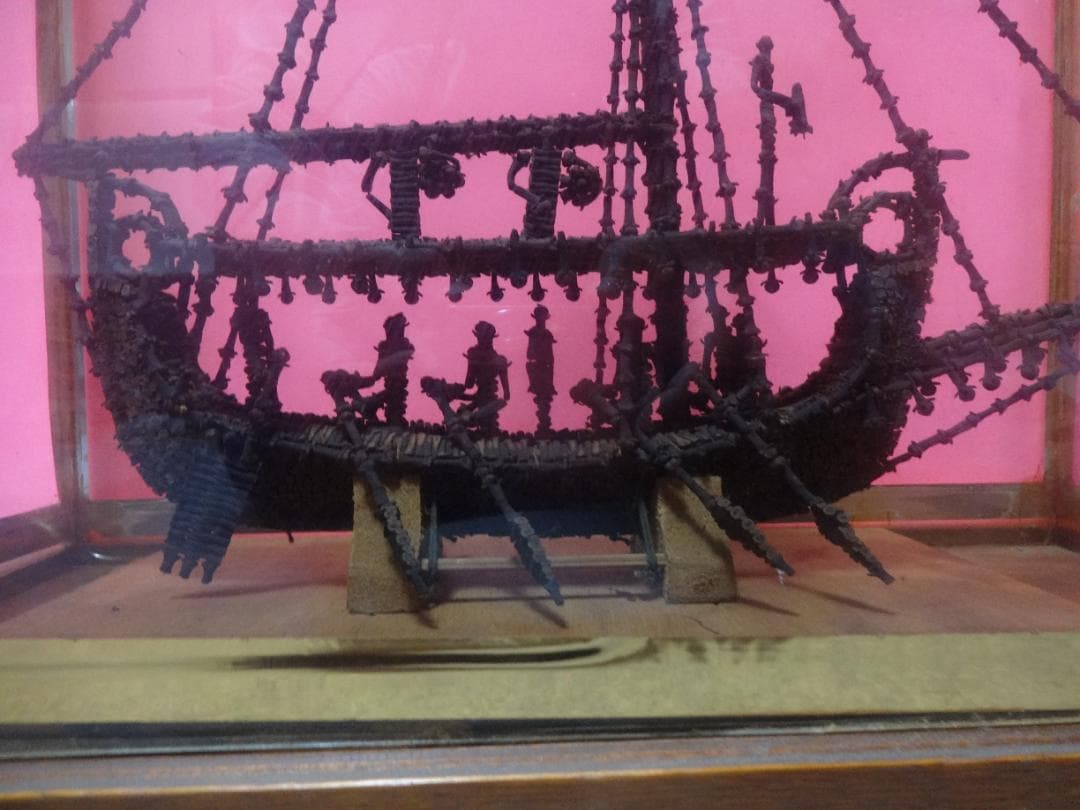 アンボン島の香木の船（人間国宝作成）