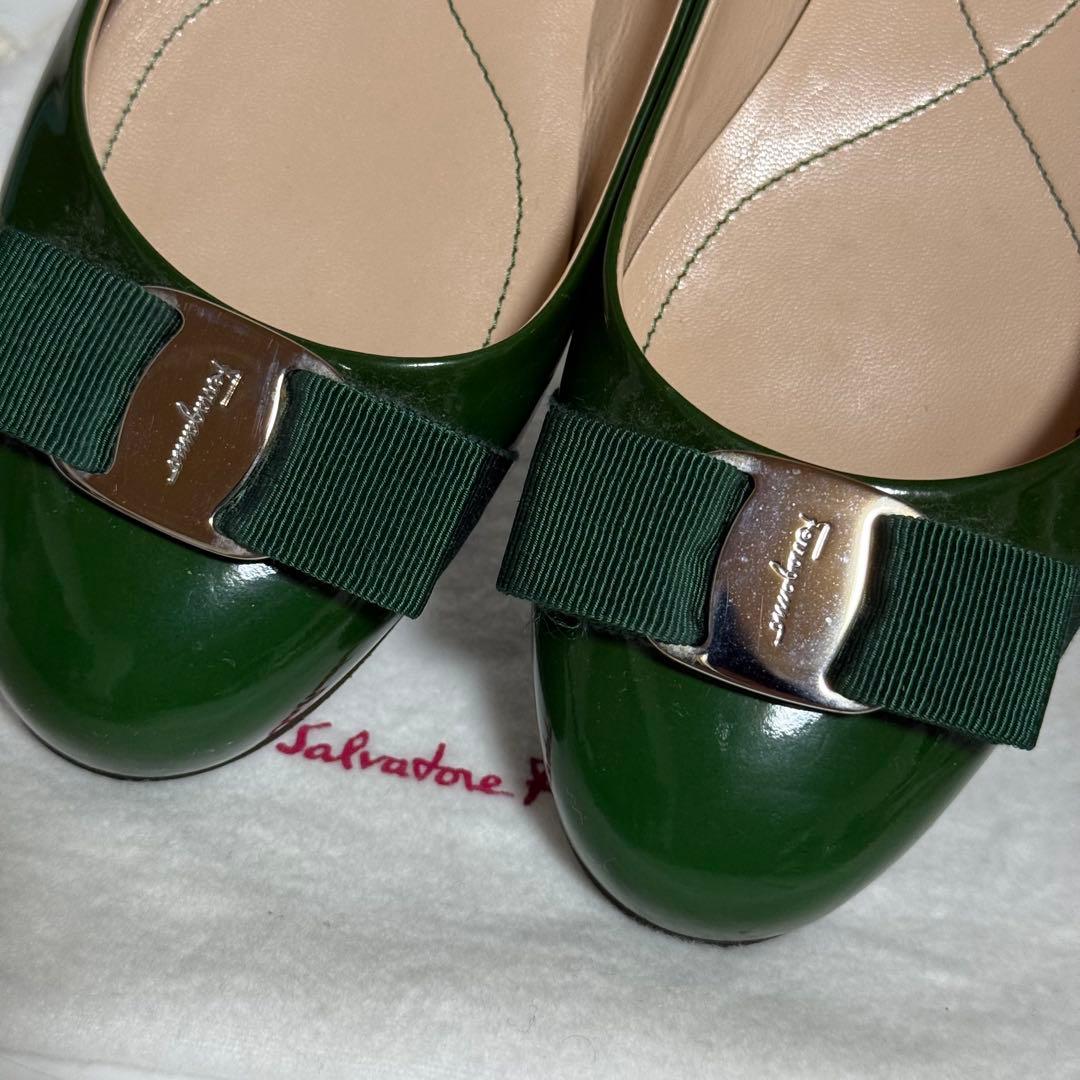 ⭐️未使用⭐️フェラガモ　ヴァリナ フラットシューズ　VARA ヴァラ