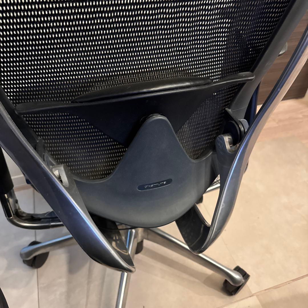 オカムラ　コンテッサ チェア　ハンガー、ヘッドレスト付