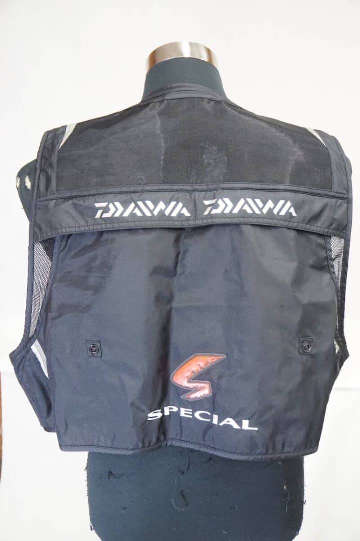 ♪ダイワ★スペシャルショートフラットベスト DV-1000/KING