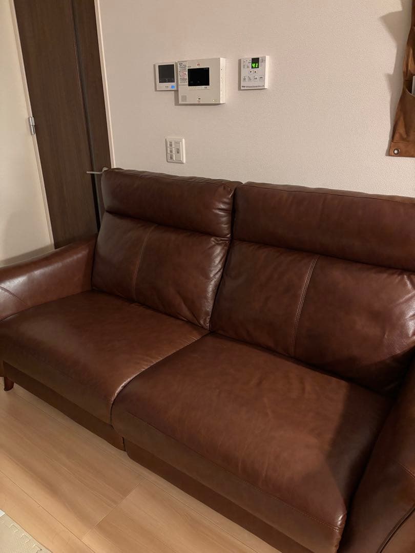ラルーキー　本革　電動リクライニングソファ