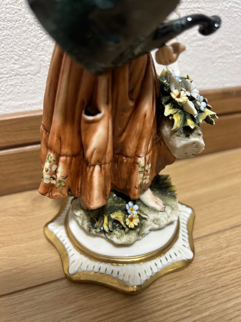 カポディモンテ 陶器 人形 置物 イタリア製 作家名入り