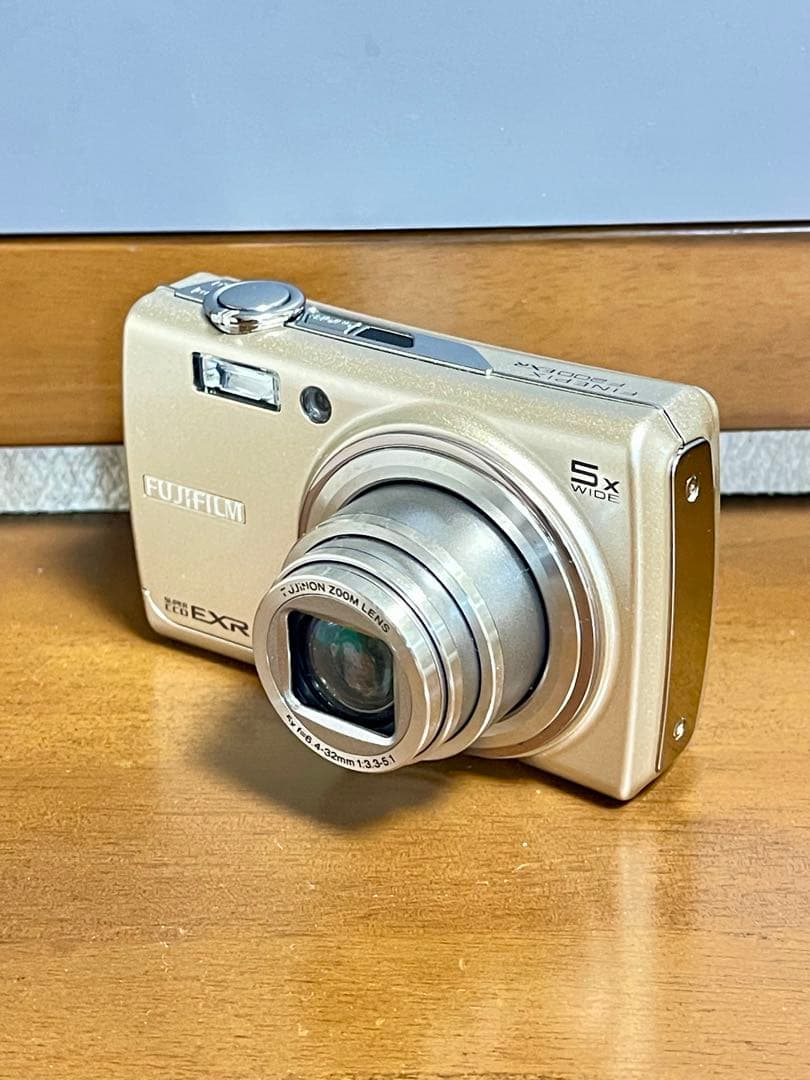 FUJIFILM FINEPIX F200EXR コンパクトデジタルカメラ