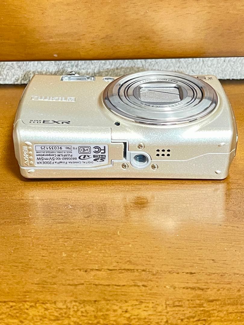 FUJIFILM FINEPIX F200EXR コンパクトデジタルカメラ