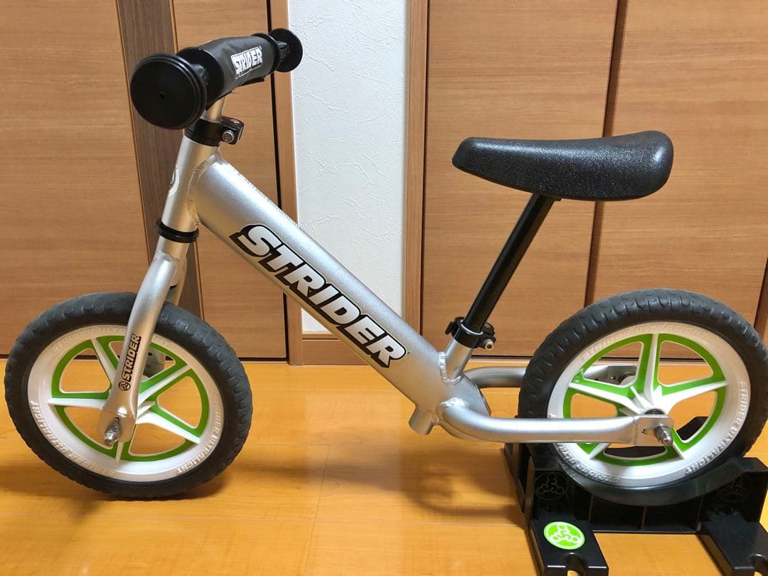 美品★ストライダー プロSTRIDER PRO シルバー　純正スタンド付き