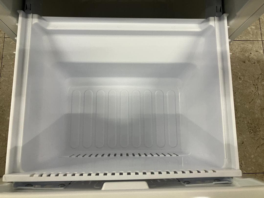 SHARP 冷凍冷蔵庫 SJ-D14EW 137L 2019年製