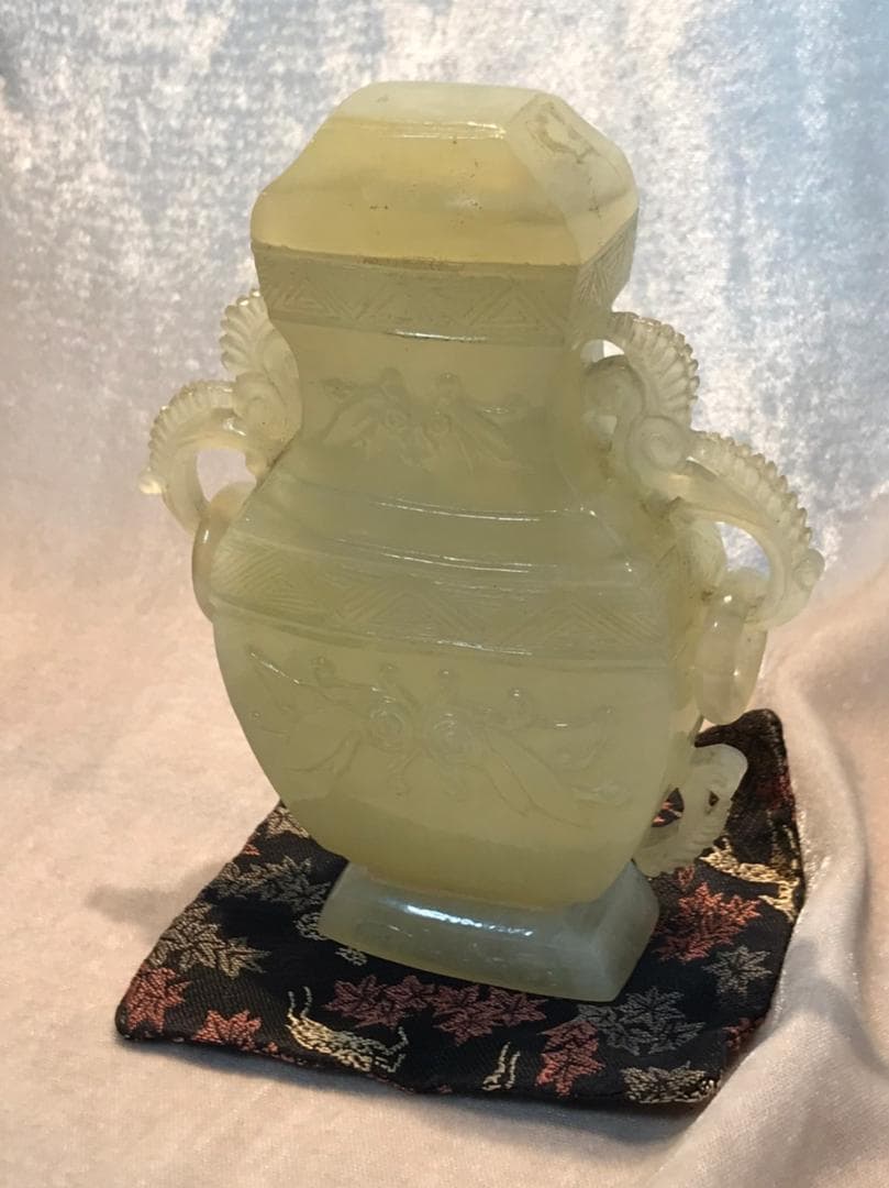 翡翠の香炉　唐草紋　遊環　蓋付