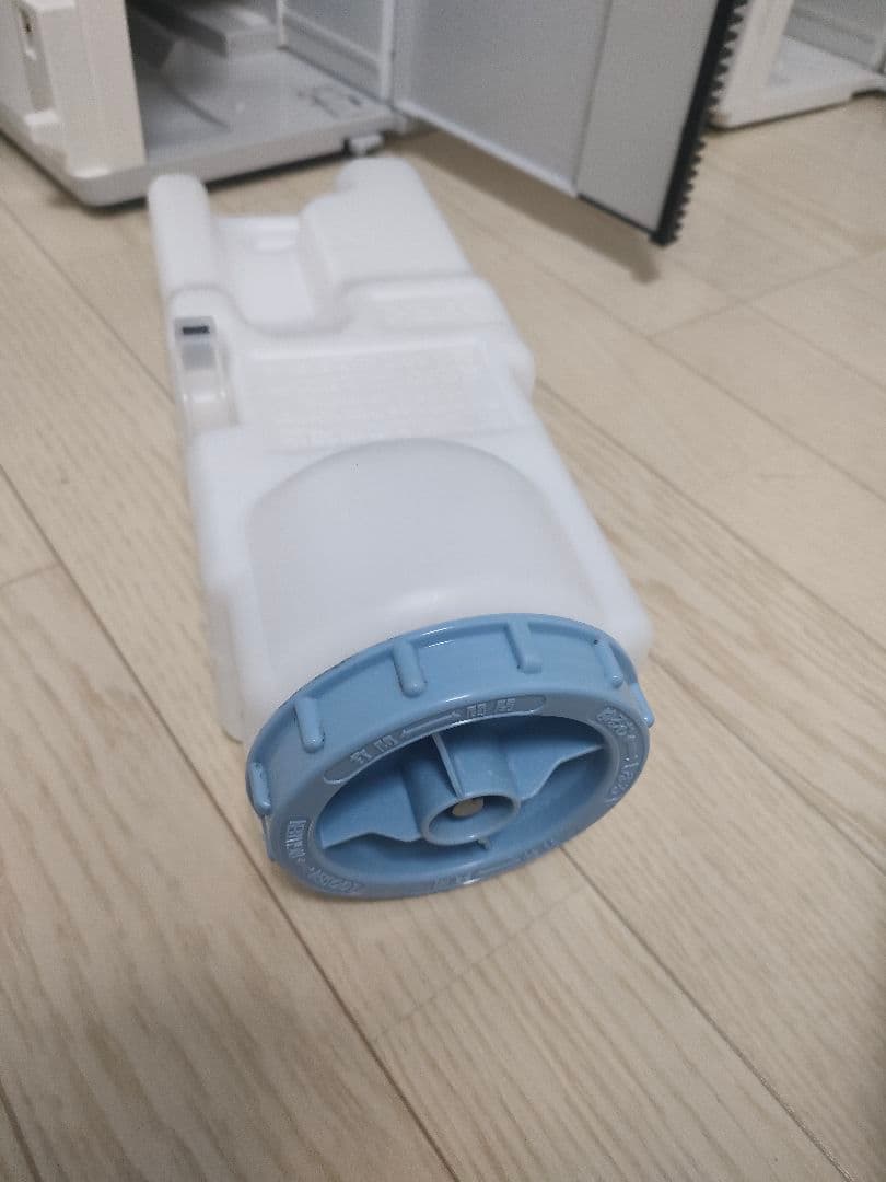 パナソニック　ジアイーノ　次亜塩素酸空間除菌脱臭機　F-MV4100 シルバー