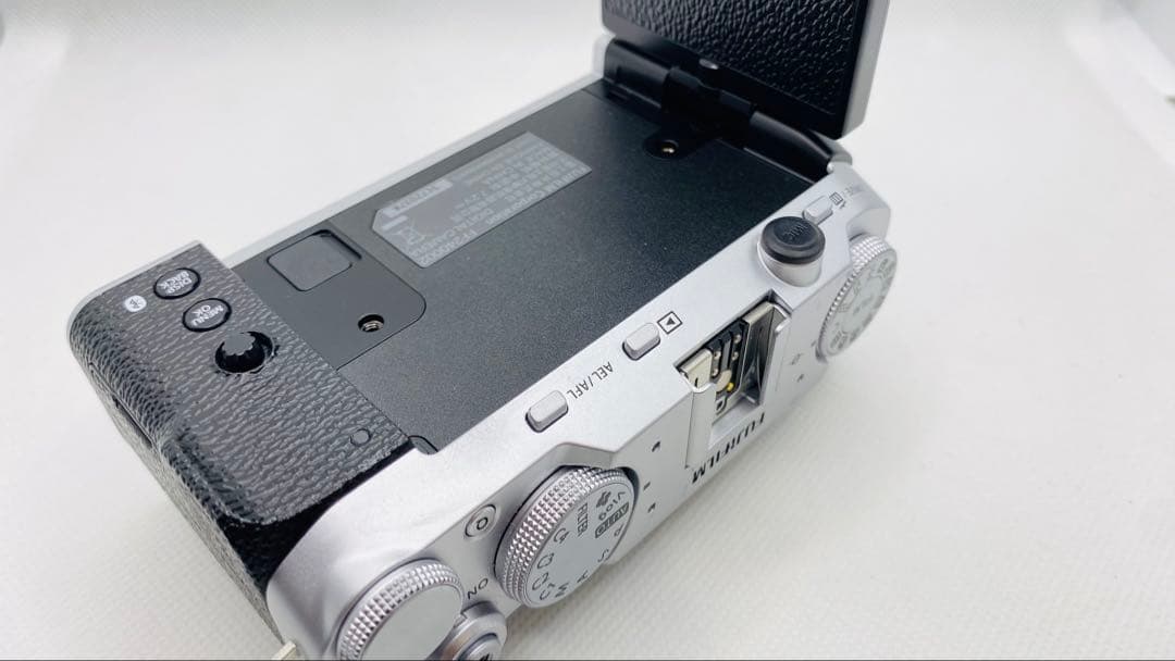 Fujifilm X-M5 ミラーレスカメラ シルバー※グリップおまけつけました