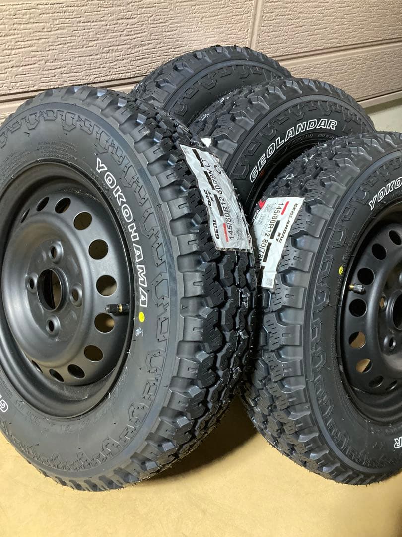 145/80r12 送料込25年 ゴツゴツタイヤ ホワイトレター