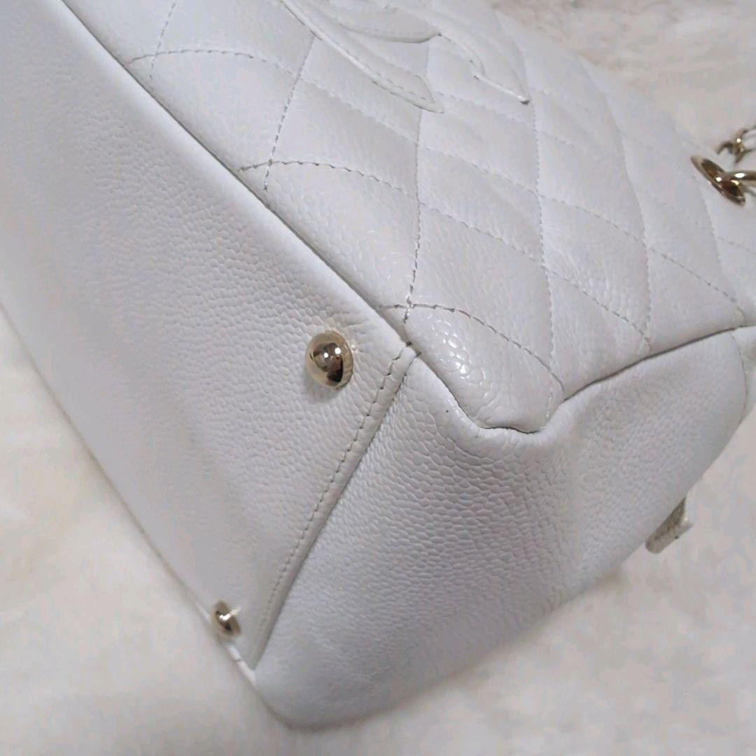 CHANEL キャビアスキン　ショルダーバッグ　チェーン　ホワイト　ココマーク