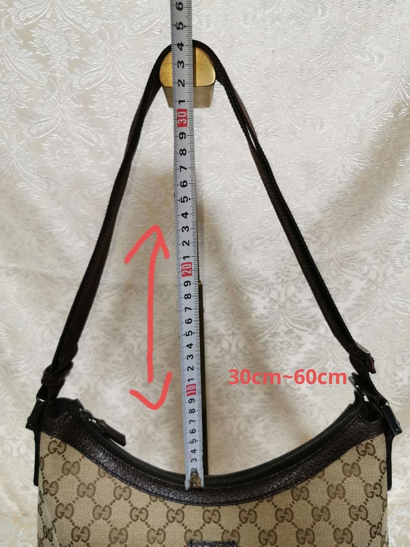 美品　GUCCI　GG　キャンバス　ショルダーバッグ　斜め掛け　カーキベージュ