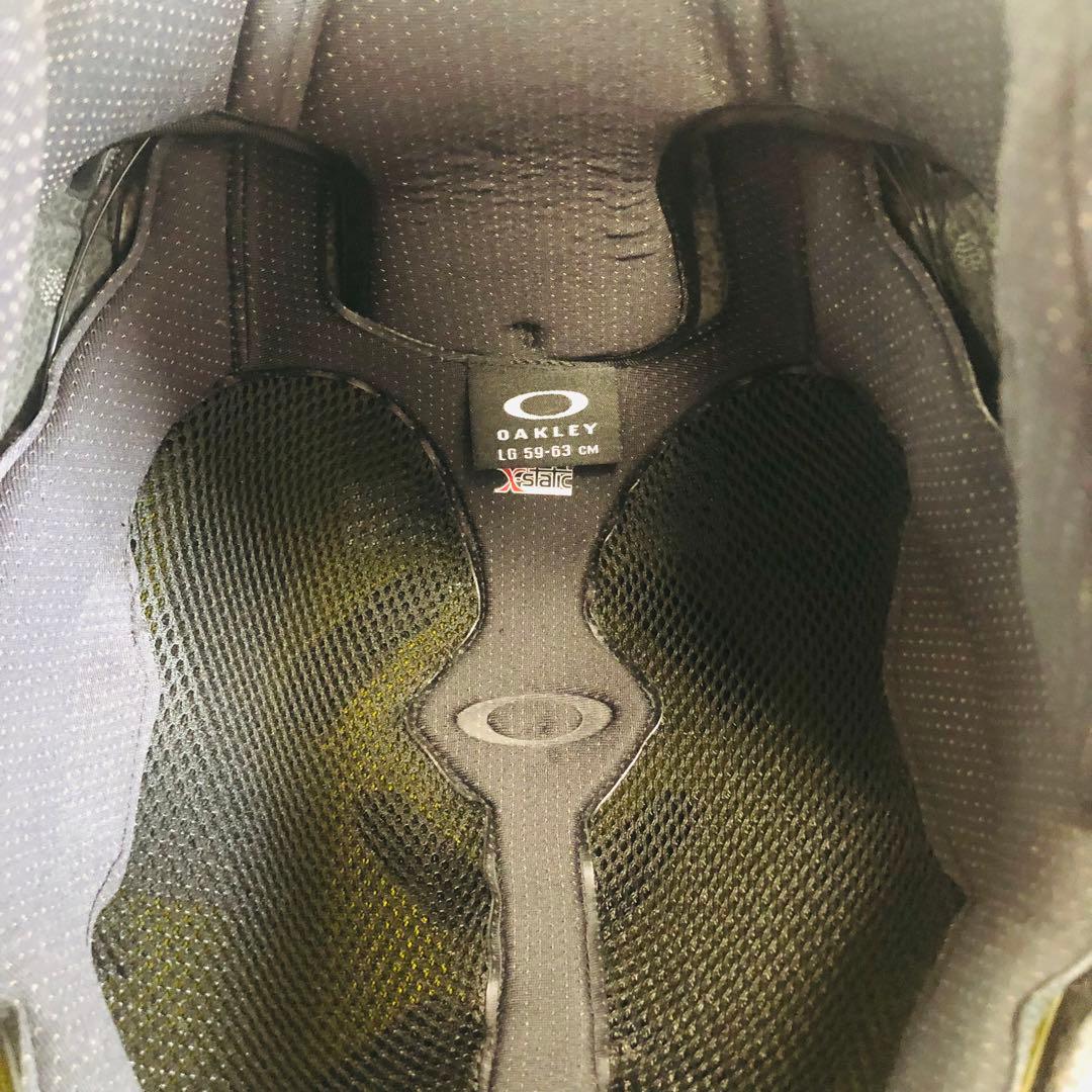 【美品】OAKLEY オークリー　MOD3 ヘルメット