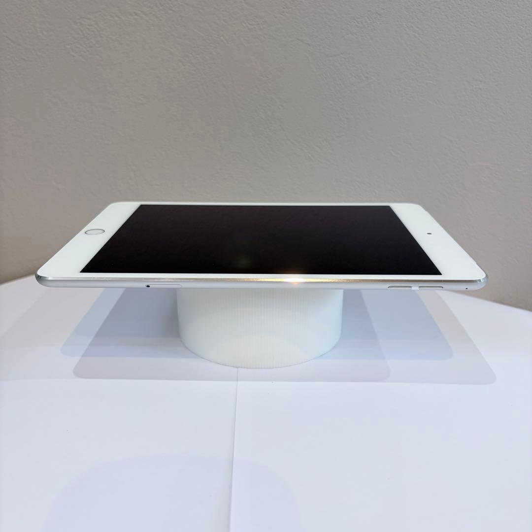 Apple iPad mini4 128GB Wi-Fiセルラー シルバー
