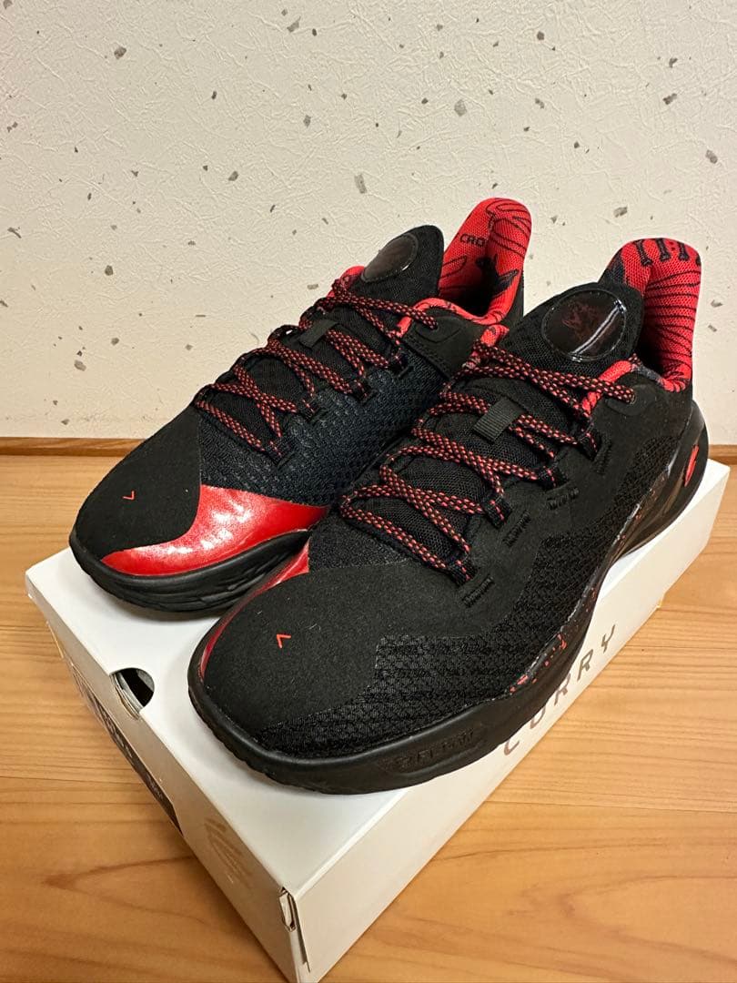 Curry 11 'Tuff Crowd'カリー11 アンダーアーマー