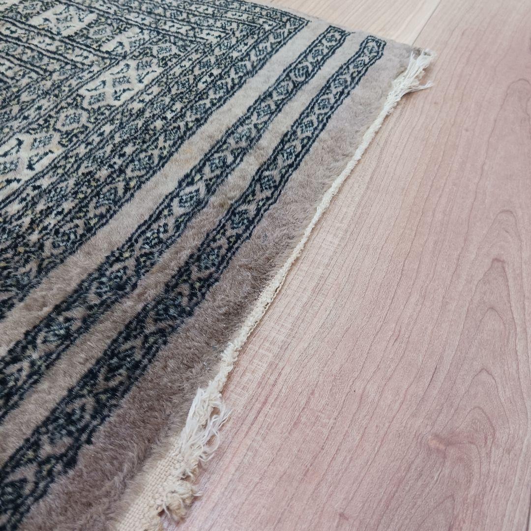 Y3080 パキスタン絨毯 ウール 手織り 193×125㎝ トライバルラグ