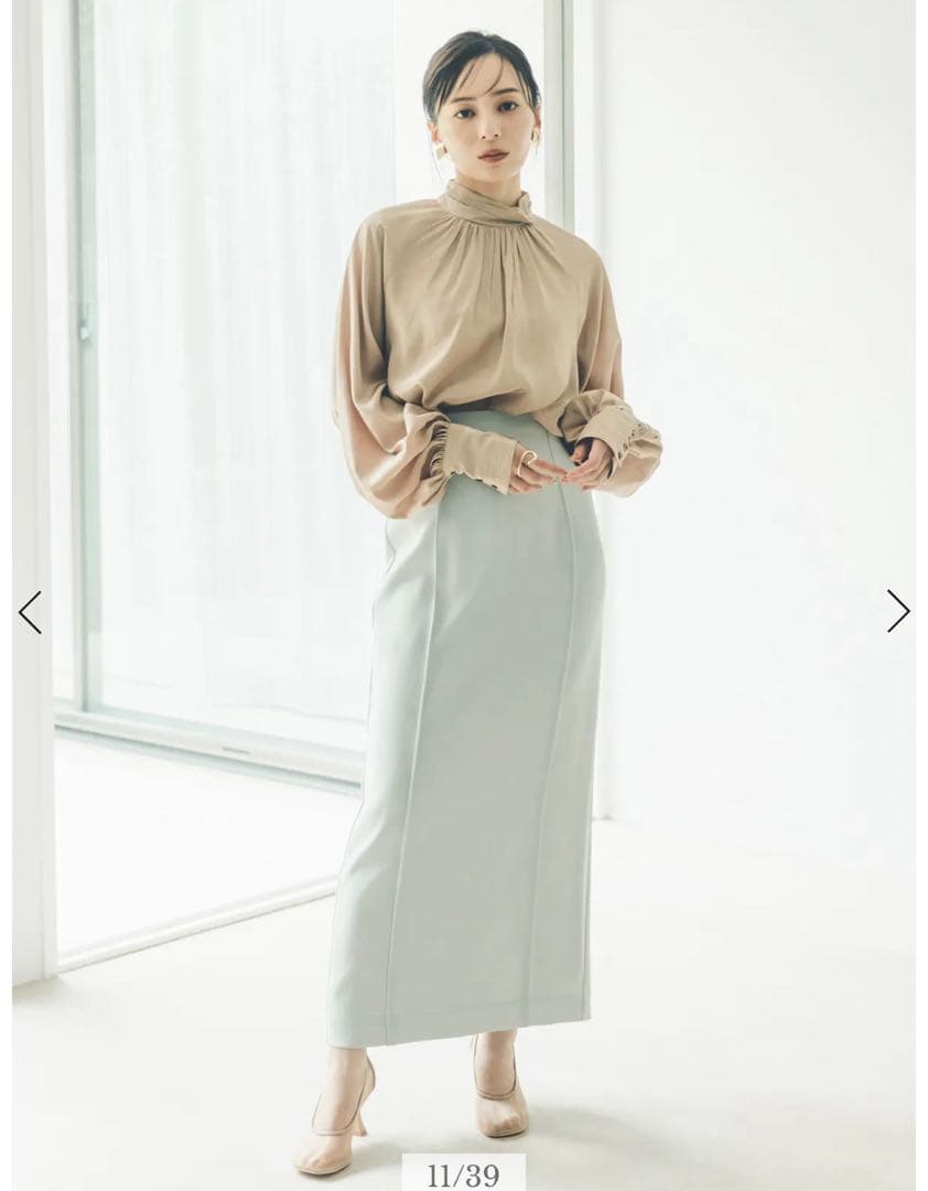 anuans アニュアンス　クロスネックボリュームブラウス