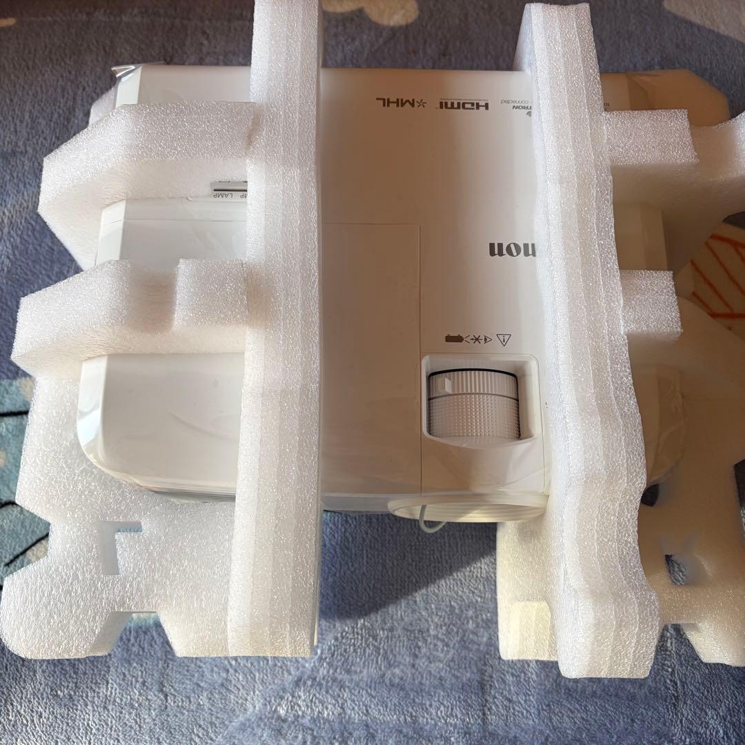 【未使用品】Canonビジネスプロジェクター/ポータブルモデルLV-X320