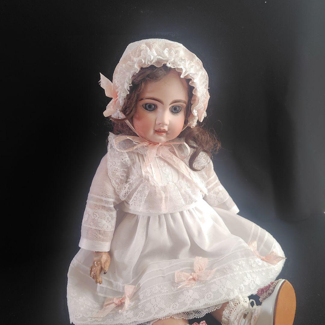 真っ白なアンティークドールドレスとボネのセット