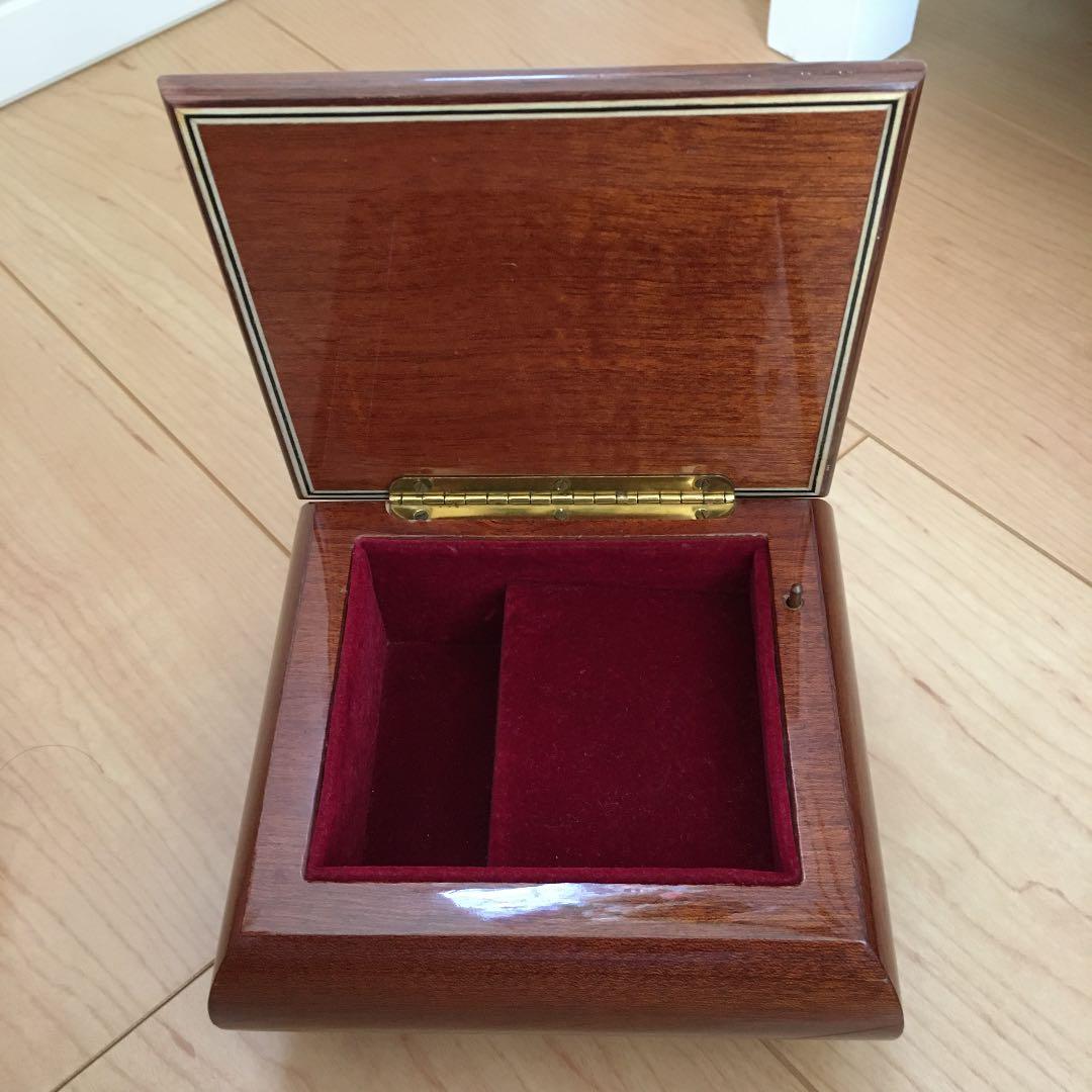 アンティーク  イタリア製　オルゴール　サイズ約13×12cm