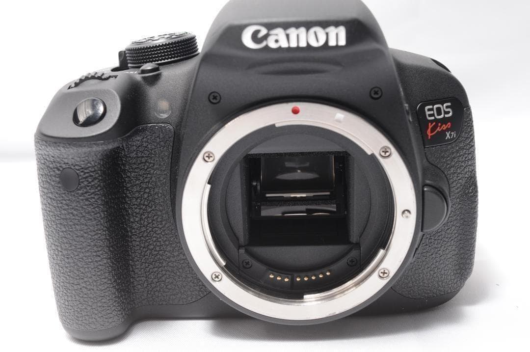 ✨Canon Kiss X7i✨ショット数少❣️スマホ転送❣️自撮り❣️扱い易い❣️美品