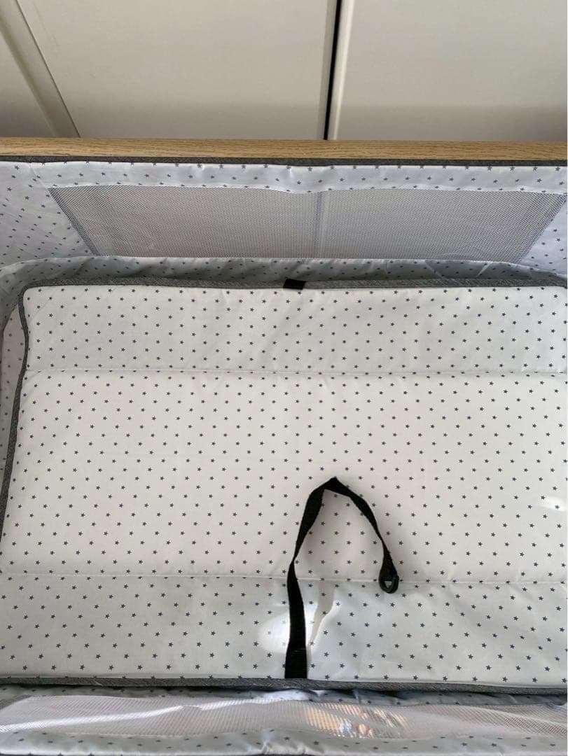 大特価！ 多機能ベビーベッド 折りたたみ式 高さ調整 新生児ベッド 多機能 新品