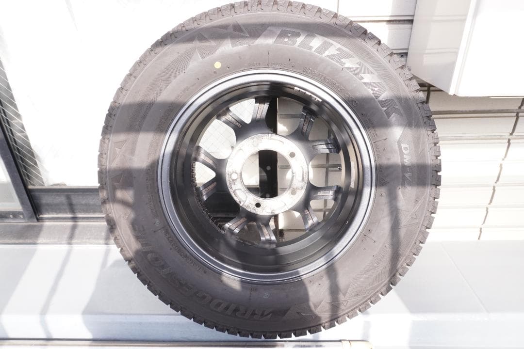 ブリヂストン DM-V2 195/80R15 シエラ スタッドレス ホイール付