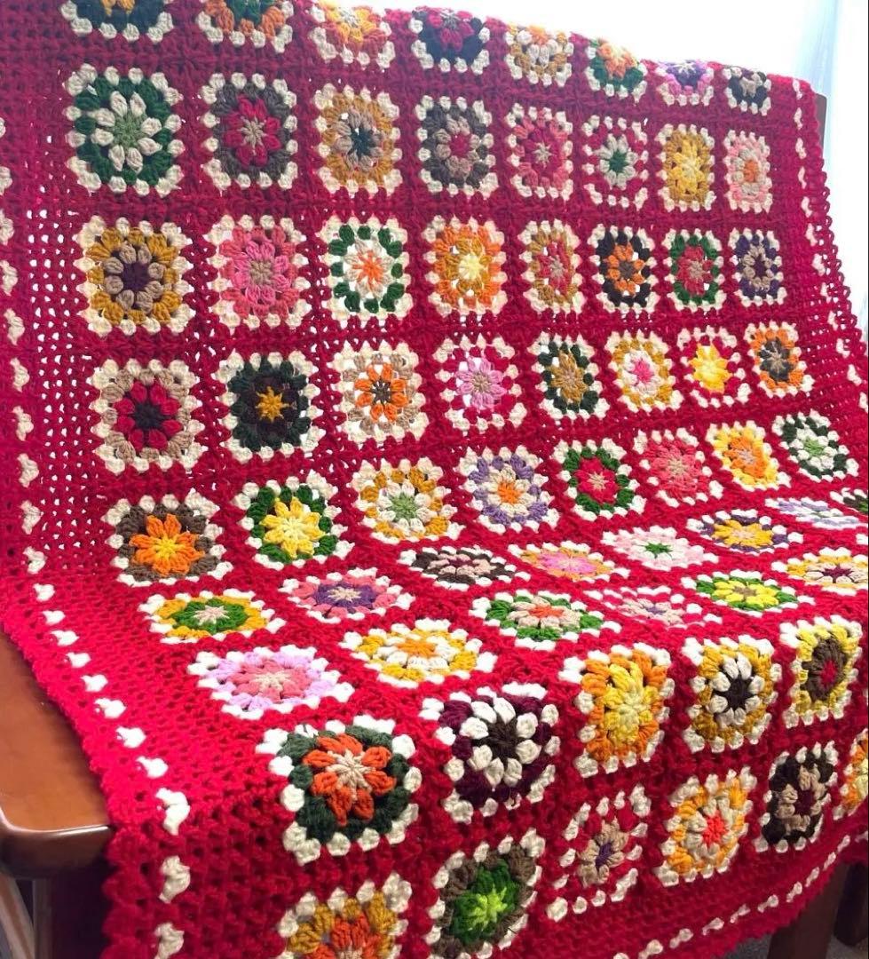 グラニースクエア ❤️周りのハートが可愛い赤いカラフルブランケット