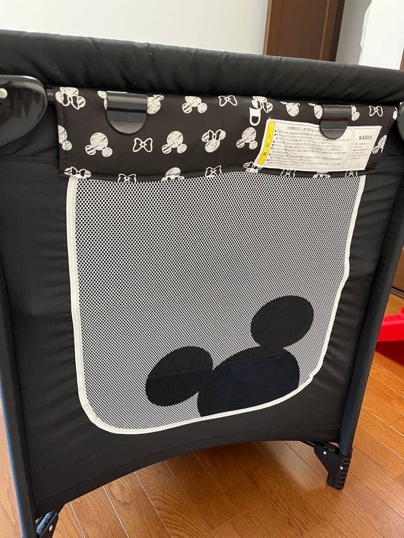 ベビーベッド ミッキーマウス柄　お布団とセット