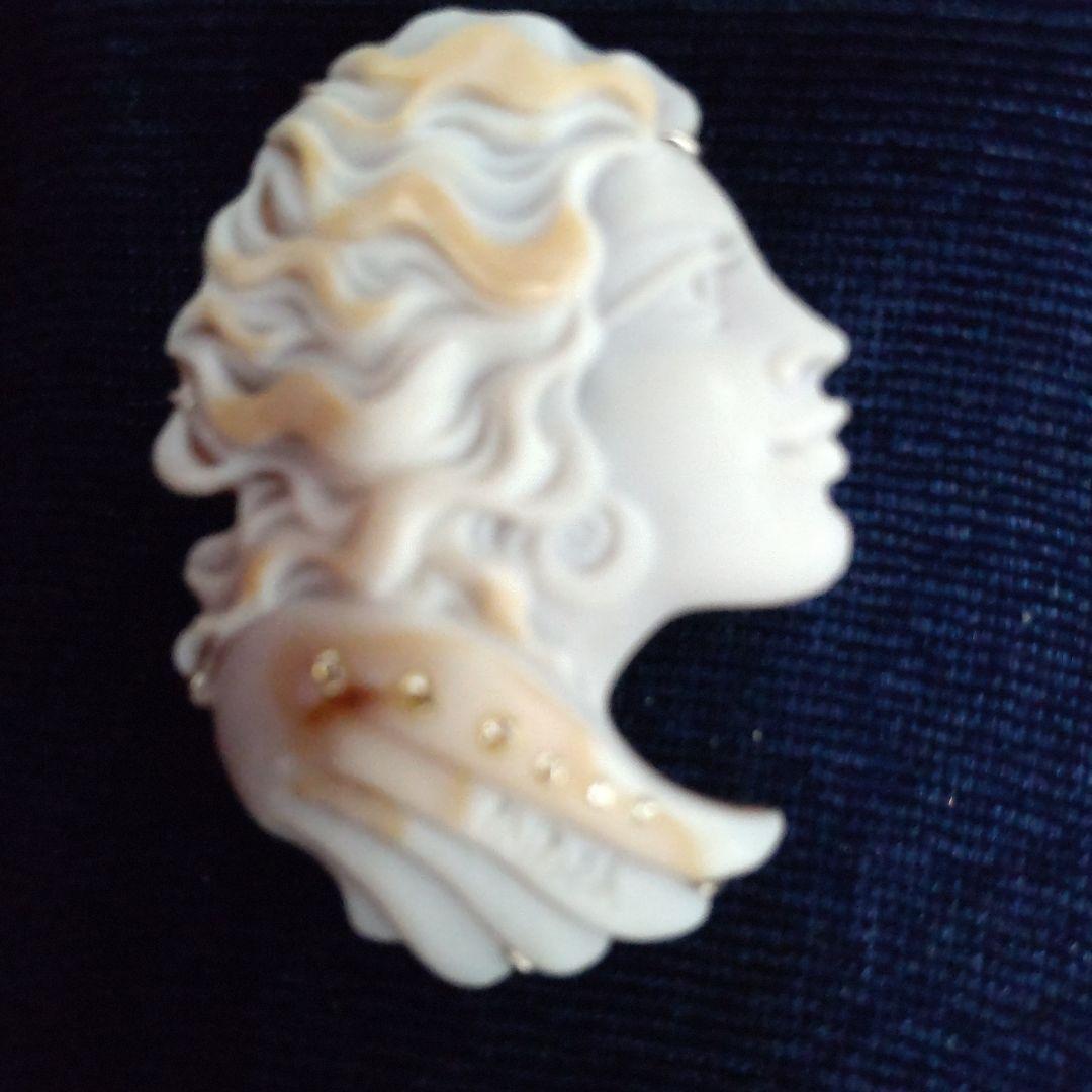 小春日和様　　k18WG　シェルカメオブローチ＆　パルラーティ　ダイヤ付