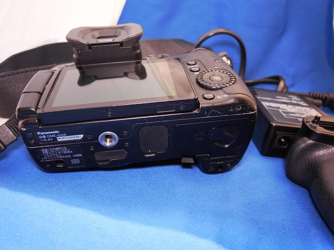 GH4 　LUMIX DMC-GH4　DMW-BGGH3 　充電器付属　４K動画