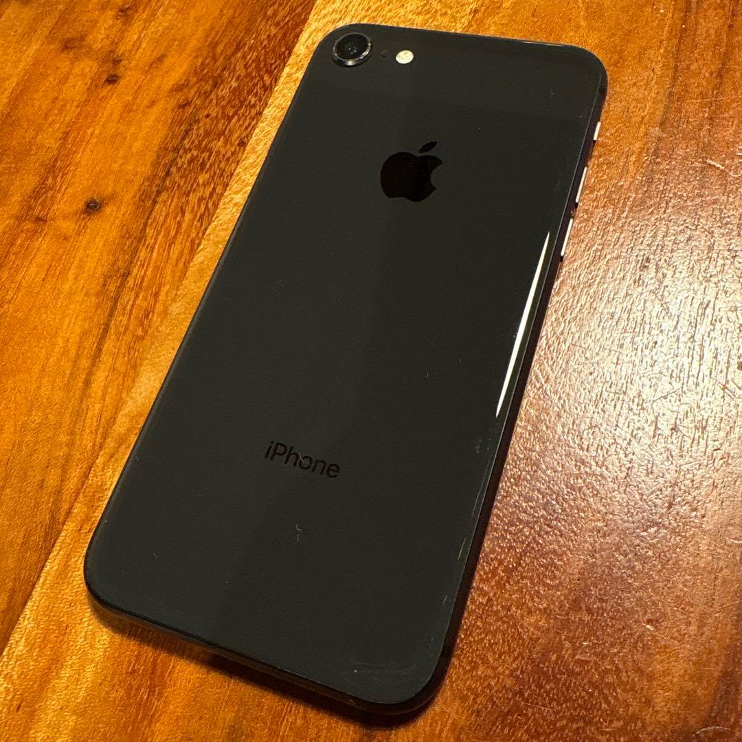 【中古】iPhone8 64G
