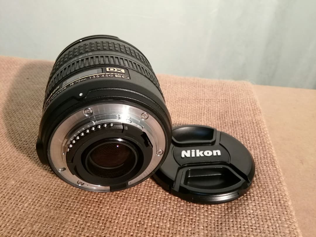 Nikon、AF-S,18～70ミリ、G,ED,DX,nikkor