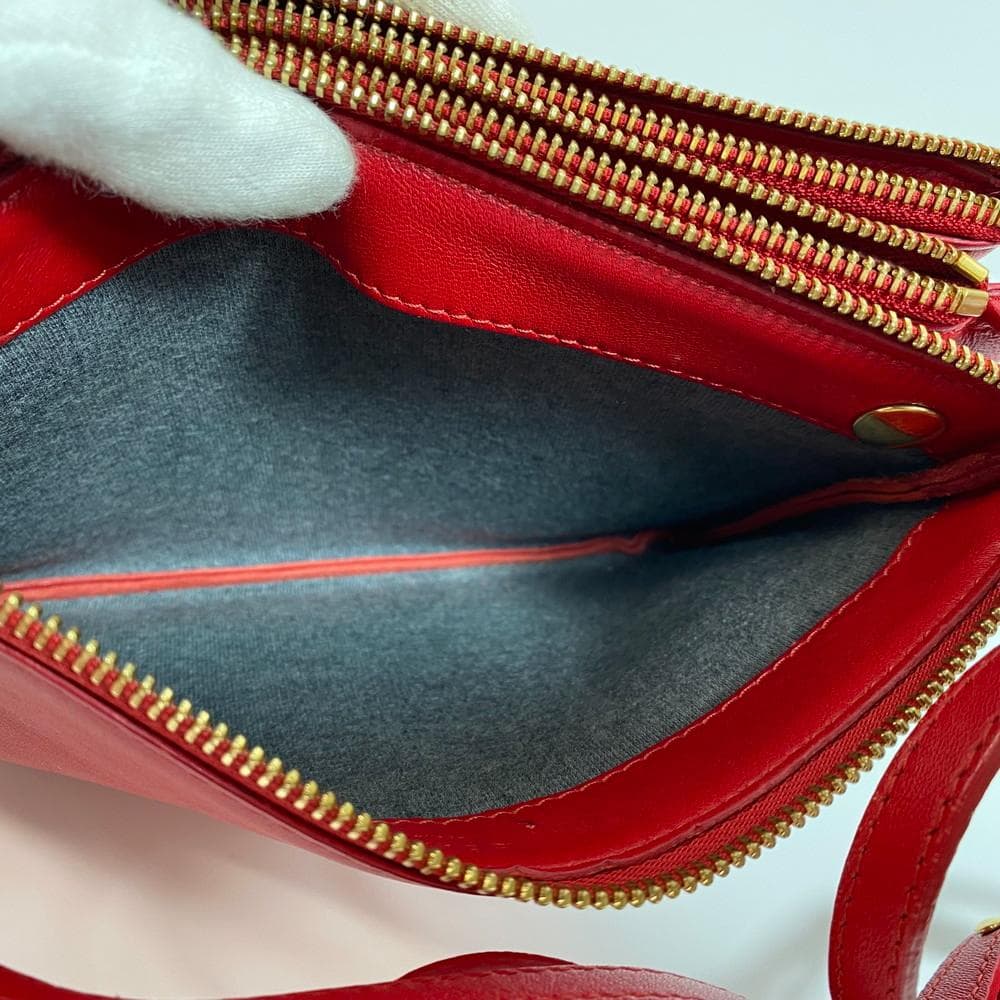 セリーヌ トリオスモール レッド ショルダーバッグ MBZ045