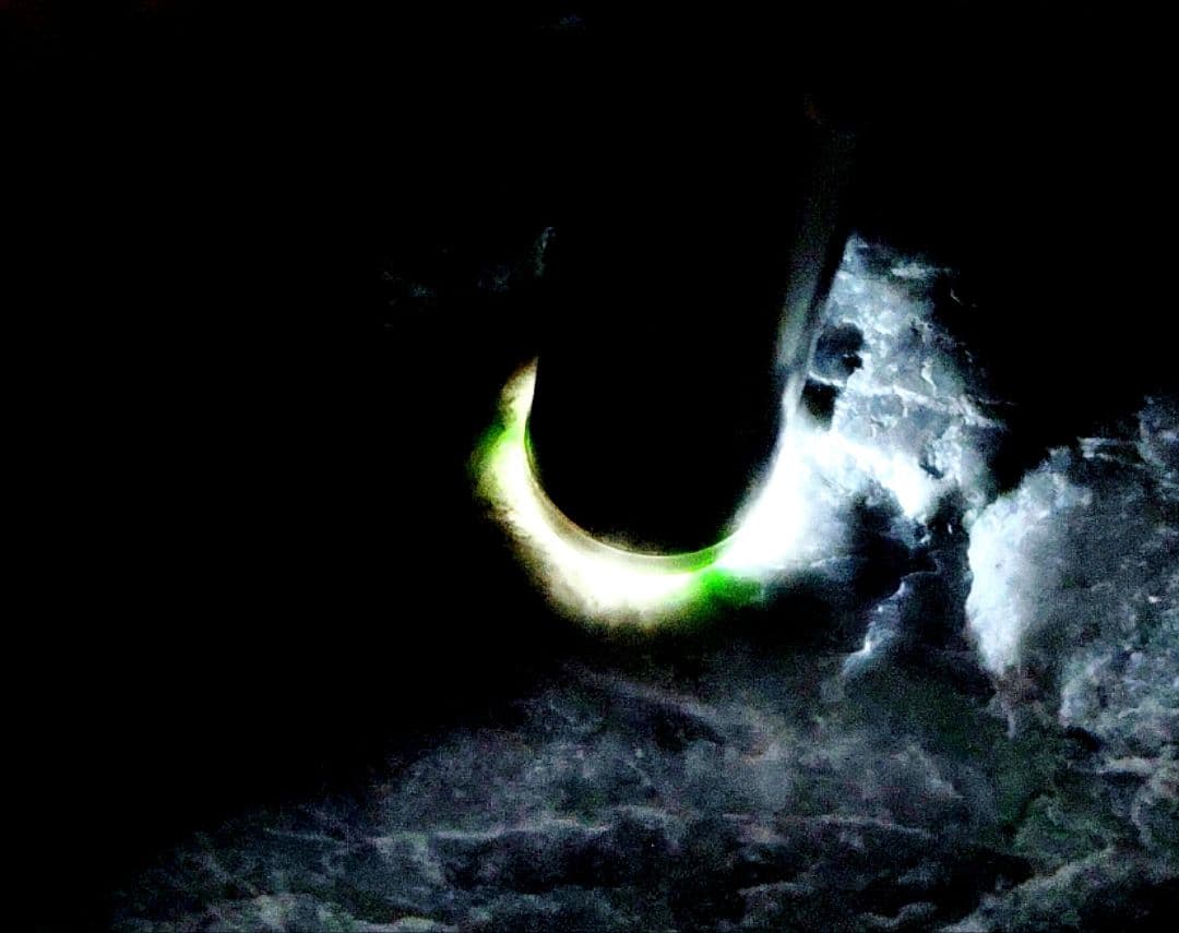 ★翡翠原石★糸魚川硬玉【小滝・川ズレ・底カット】