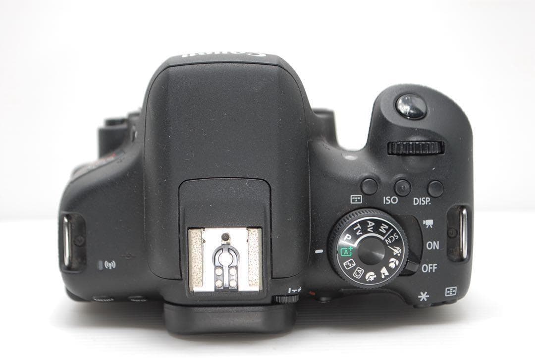 ⭐︎Canon kiss X8i ⭐︎美品 トリプルレンズ 連写&シャッタ速度