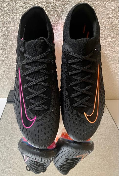 【ナイキ　超限定モデル】ピンク&オレンジカラー　ファントム ウルトラ ヴェノム