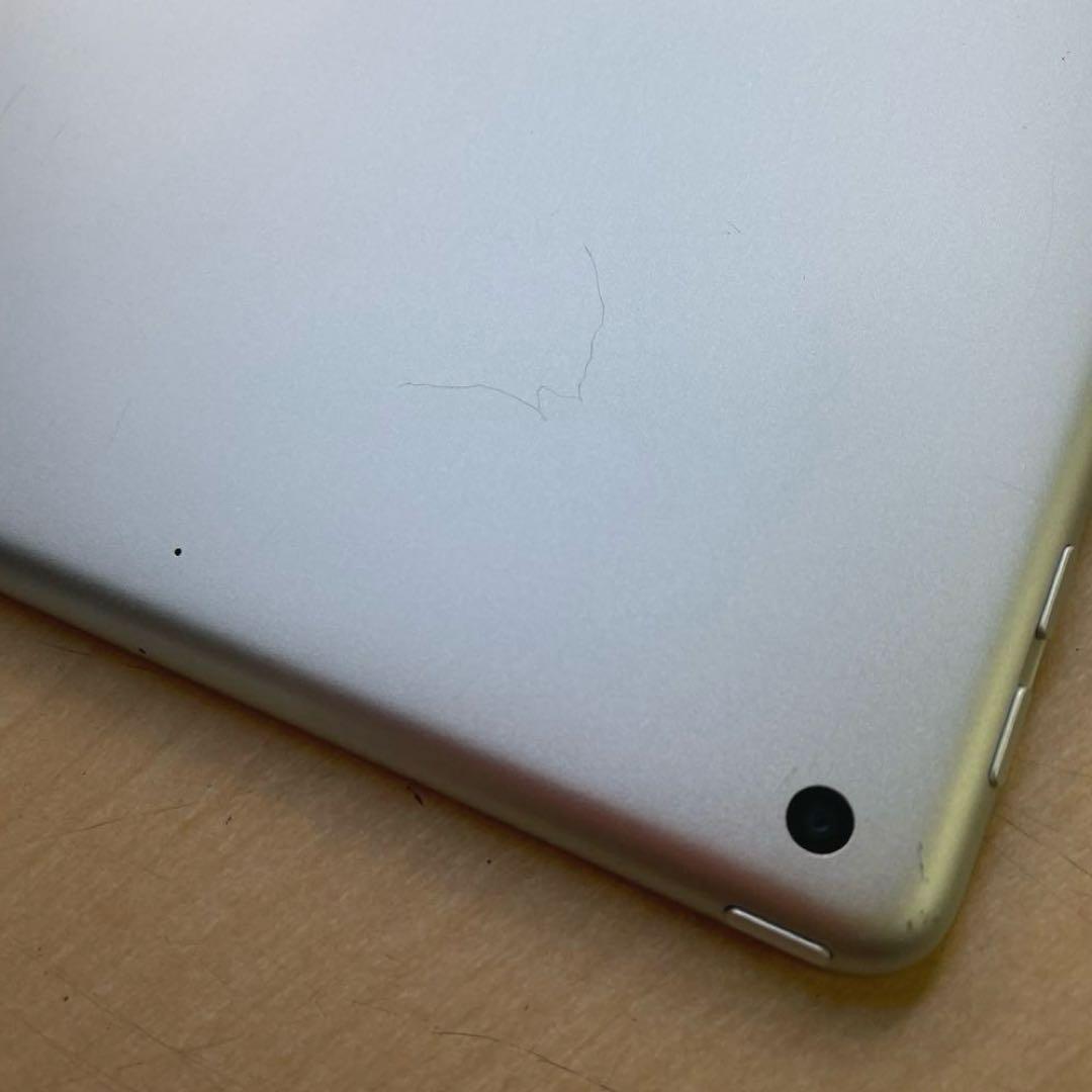 iPad 第6世代　A1893　Wi-Fiモデル　シルバー　32GB #2