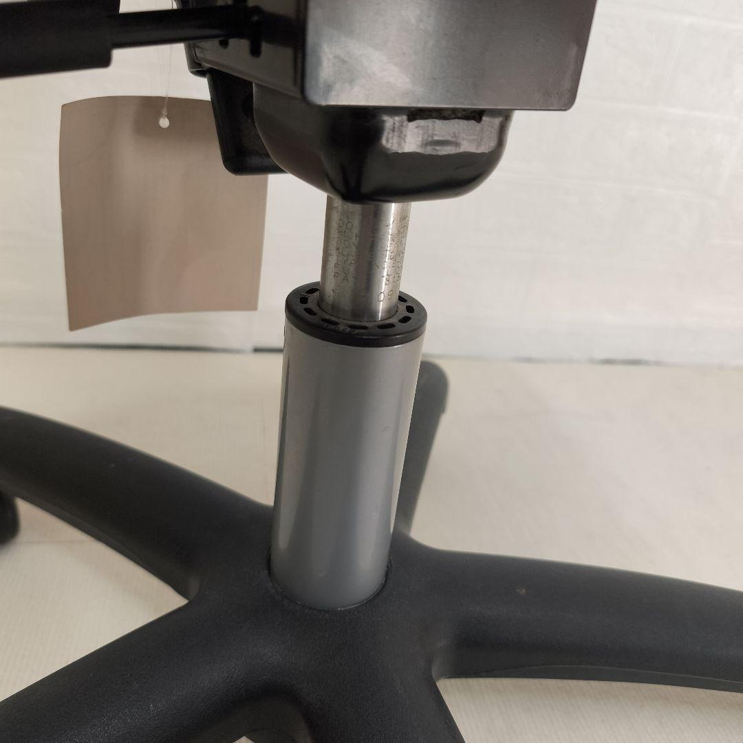 Ayur Chair(アーユルチェアー)オクトパス レッド