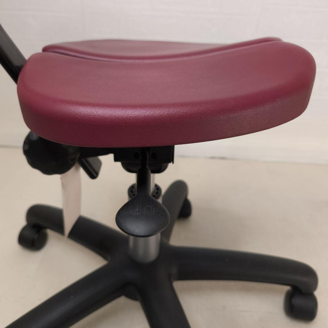 Ayur Chair(アーユルチェアー)オクトパス レッド