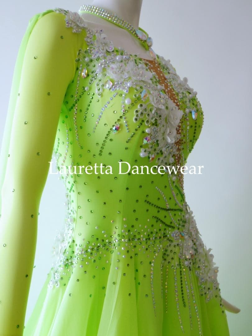 新品✨ラウレッタ 社交ダンスドレス ネオングリーン M 高級仕様 競技 デモ対応