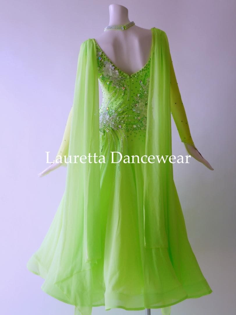 新品✨ラウレッタ 社交ダンスドレス ネオングリーン M 高級仕様 競技 デモ対応