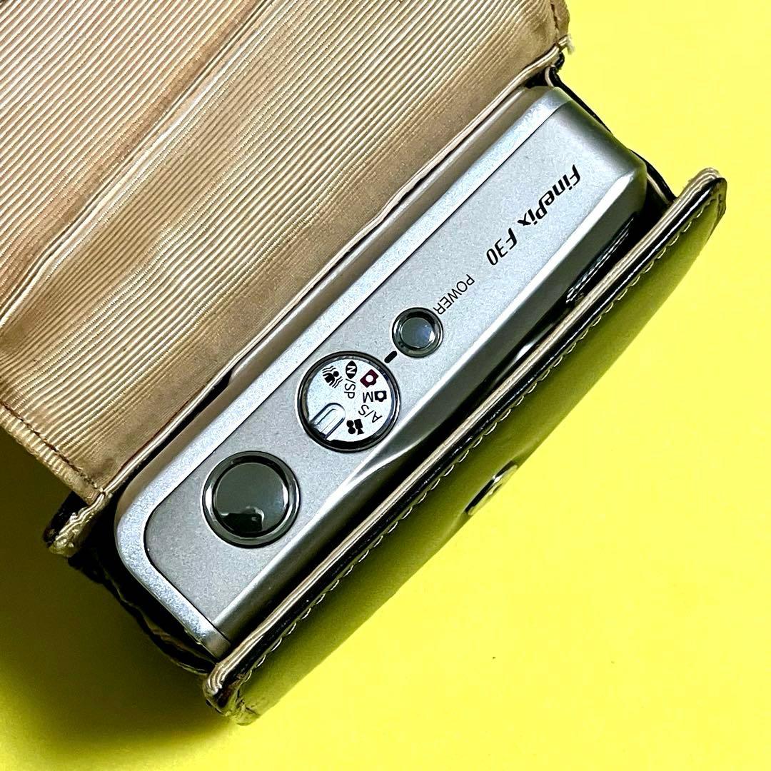 か*か様 デジカメFINEPIX F30+バッテリー/xD 1GB/AC電源/U