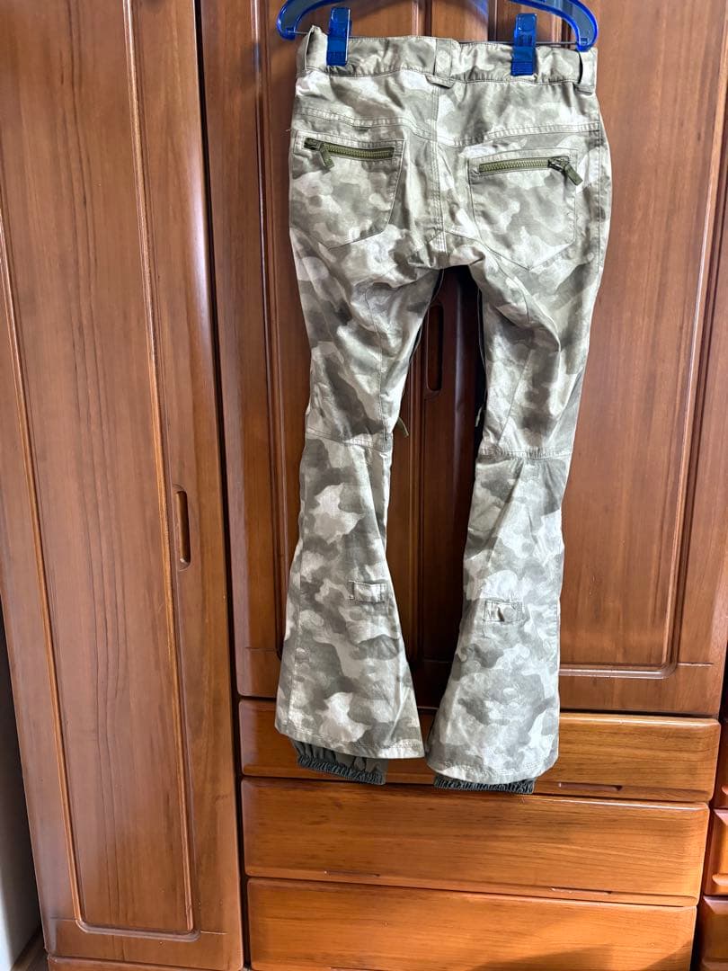 バートンBURTONスキー　スノーボードウエア　オリーブグリーン美品