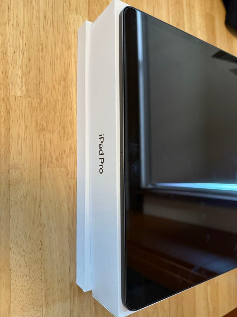 iPad Pro 12.9 第4世代 + Magic Keyboard