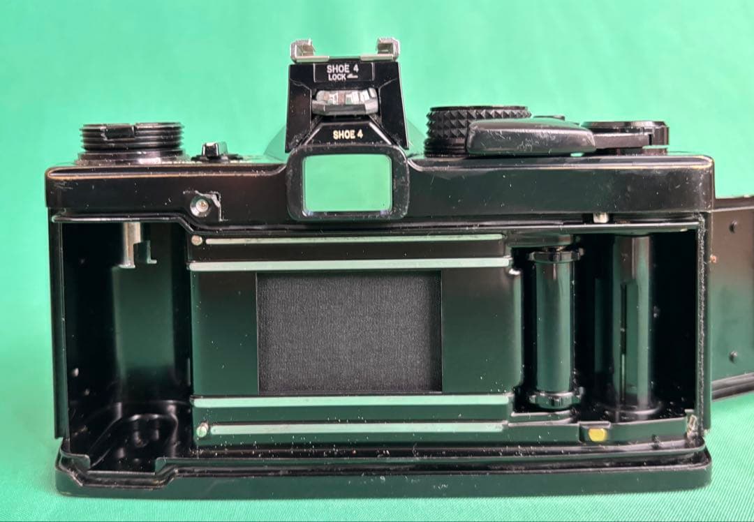 ★ OLYMPUS OM-2N BLACK + 広角レンズ 28mm