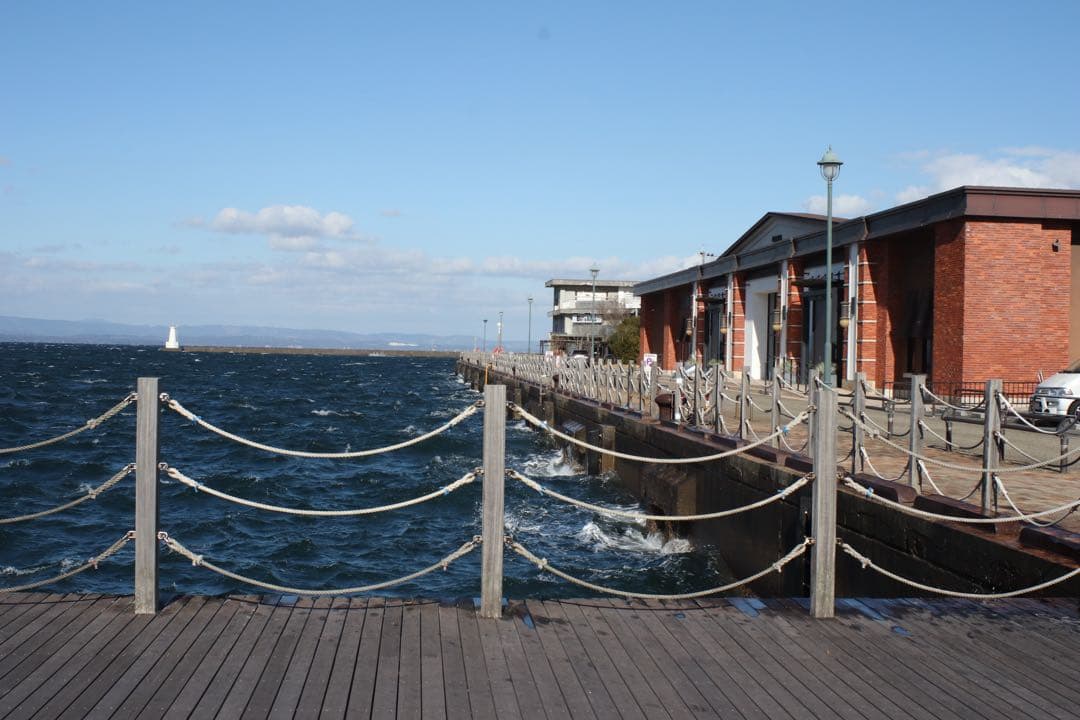 ★ OLYMPUS OM-2N BLACK + 広角レンズ 28mm