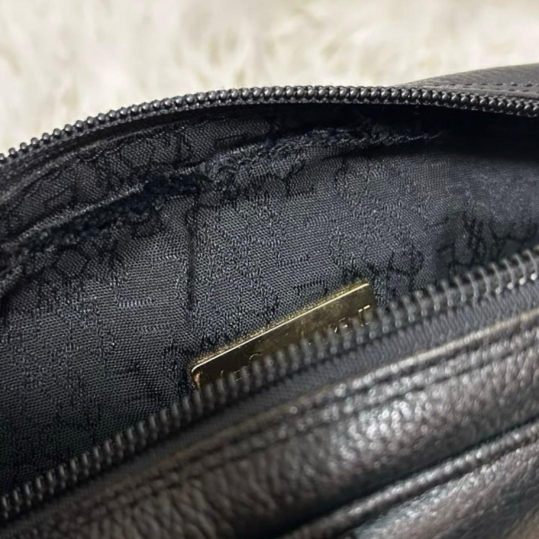 イヴ・サンローラン　YSL ショルダーバッグ　三角ロゴ　クロスボディ　レザー