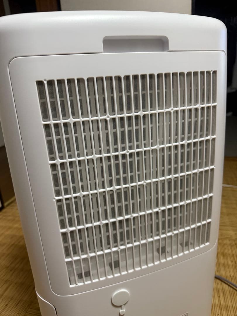 2023年製 SHARP衣類乾燥・除湿機（ホワイト）CV-S180