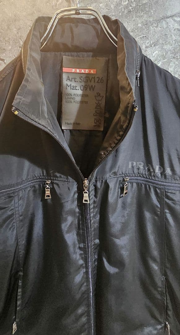 【 PRADA 】 プラダ バックプリント ロゴ ナイロンジャケット パーカー付
